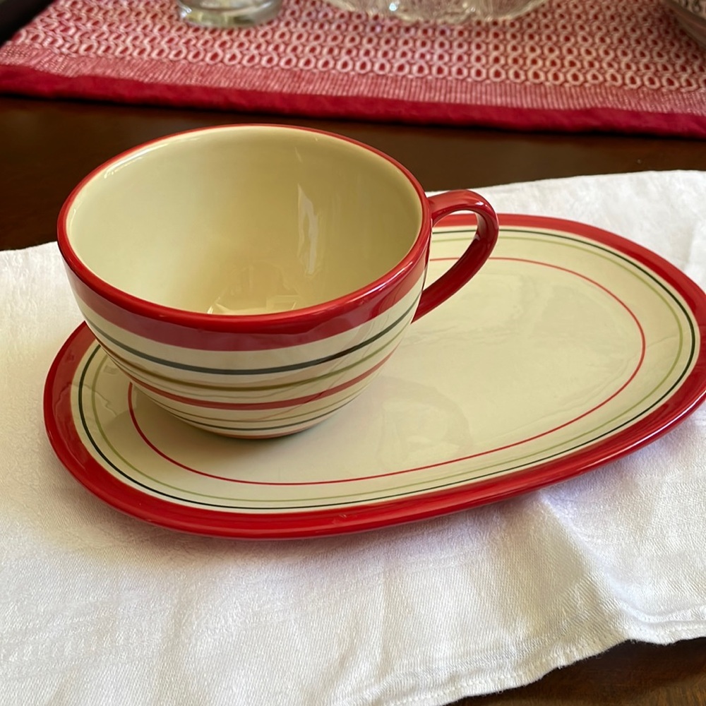 Crate & Barrel cup & sandwich plate tray set red & green stripe